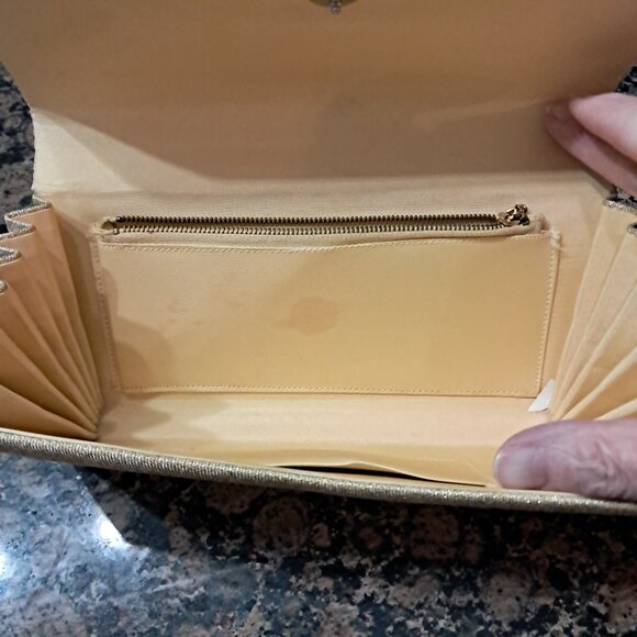 Gold clutch purse - Picture 2 of 4